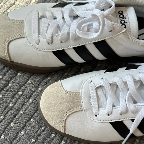 Adidas VL COURT 3.0 SHOES - Picture 4 of 5